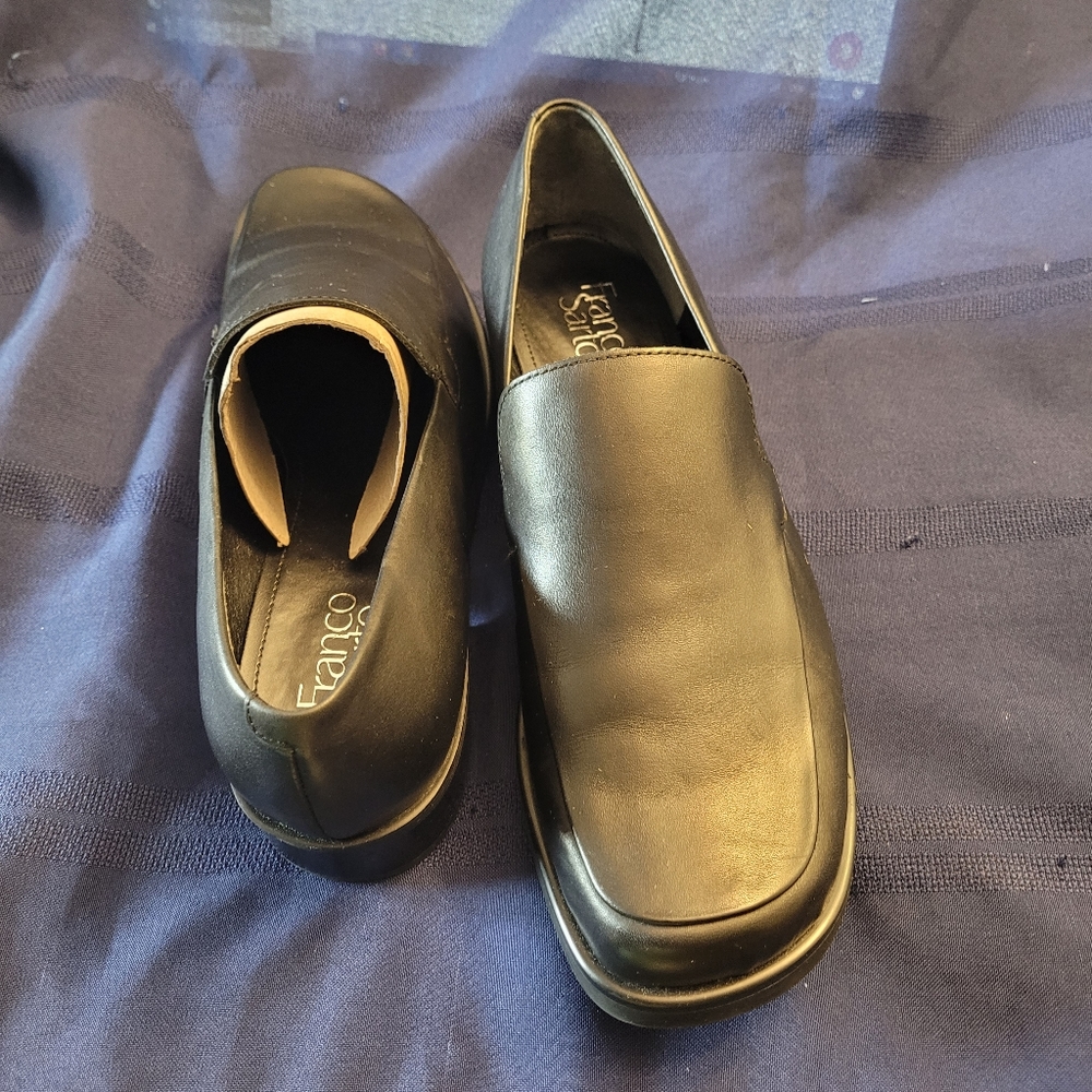 Ladies Loafer - Picture 3 of 9